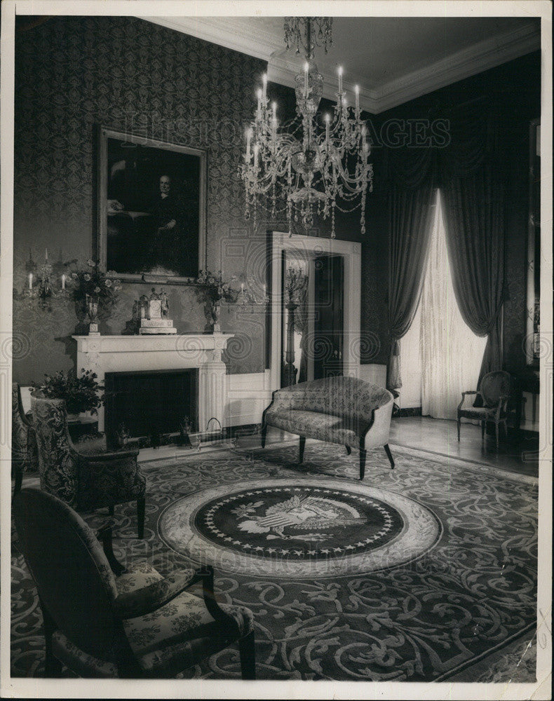 1952 Press Photo The White House&#39;s Green Room Including Presidential Seal Rug - Historic Images