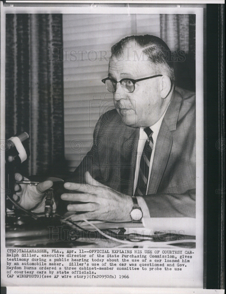 1966 Press Photo Ralph Siller Exec Dir Of State Purchasing Comm Testifies On Car - Historic Images