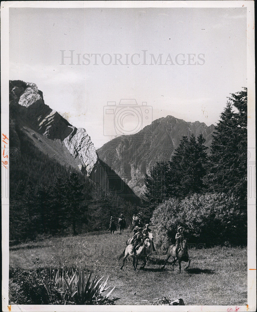 1964 Press Photo Horseback Riders Montana - Historic Images