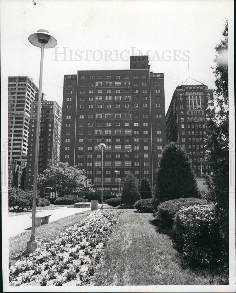 1976 Press Photo Renovated Muehlebach Hotel in Kansas City, MO. - Historic Images