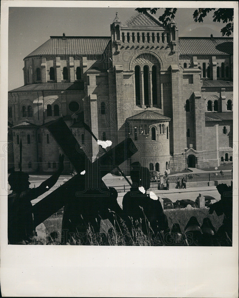 Press Photo Statues Roman Soldiers Christ  Quebec Shrine Ste. Anne De Beaupre - Historic Images