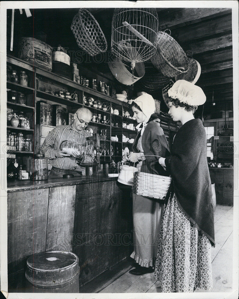 1967 Press Photo Miner Grant&#39;s General Store, Sturbridge, Massachusetts - Historic Images