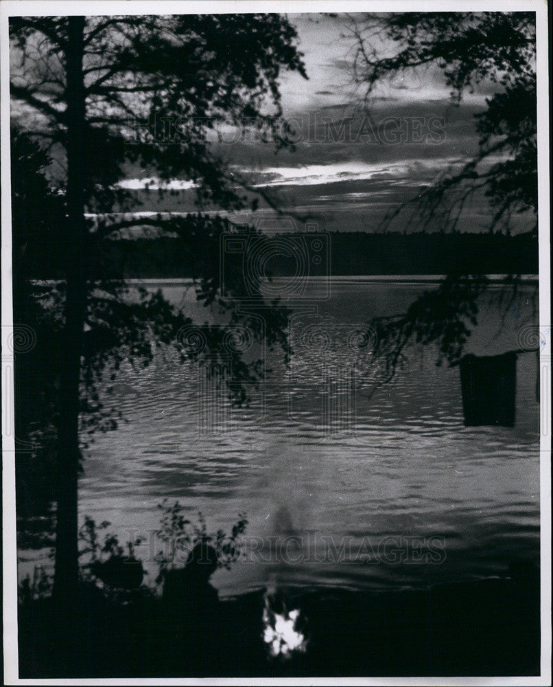 1969 Press Photo Twilight Horse Lake Minnesota - Historic Images