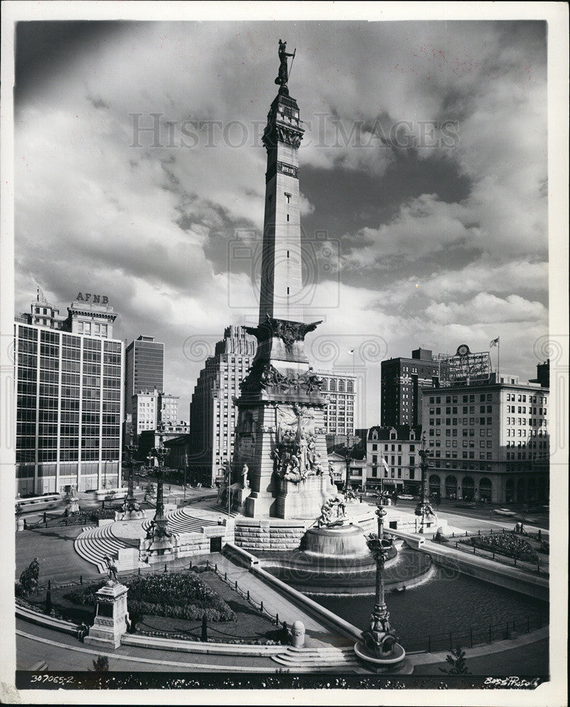 1963 Press Photo Soldiers and Sailors Monument, Indianapolis, Indiana - Historic Images