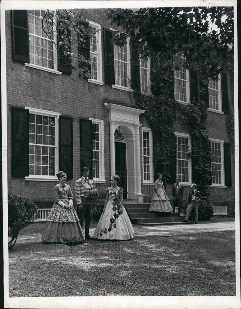 1970 Press Photo My Old Kentucky Home State Park and actors in period costume - Historic Images