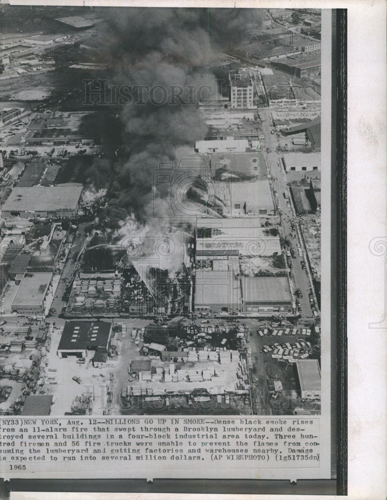 1965 Press Photo Aerial Of Fire in Brooklyn Lumberyard Destroyed 4 Blocks - Historic Images