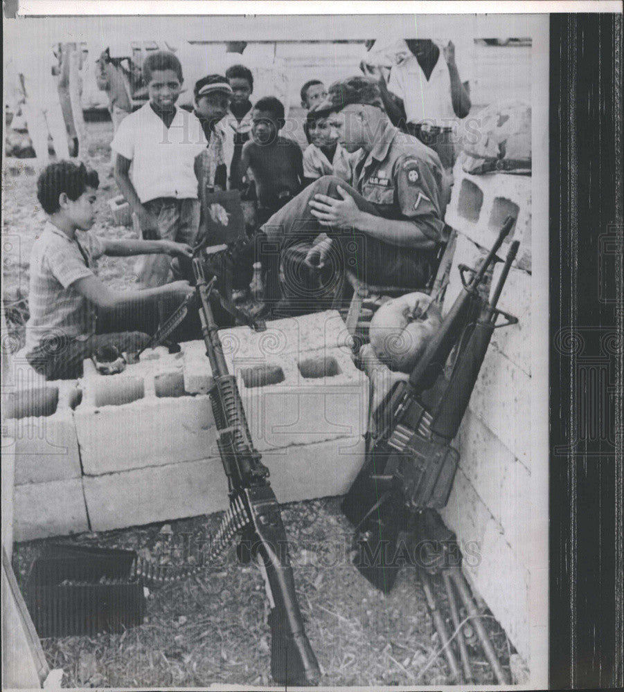 Press Photo Santo Domingo Dominican Republic Rebels Refusing to surrender - Historic Images