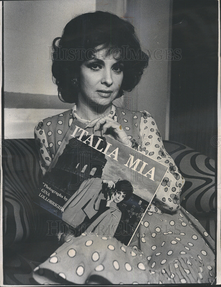 1973 Press Photo Gina Lolobrigida Promoted Her Book Italia Mia In Chicago - Historic Images