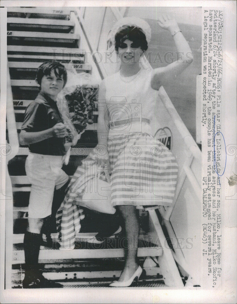 1966 Press Photo Gina Lollobrigida And Son In Switzerland After Separation - Historic Images