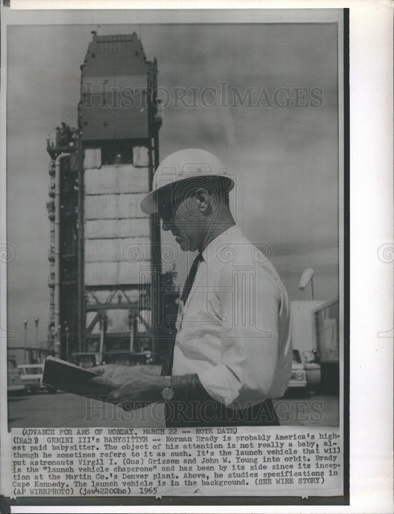 1965 Press Photo Norman Brady and launch vehicle for astronauts - Historic Images