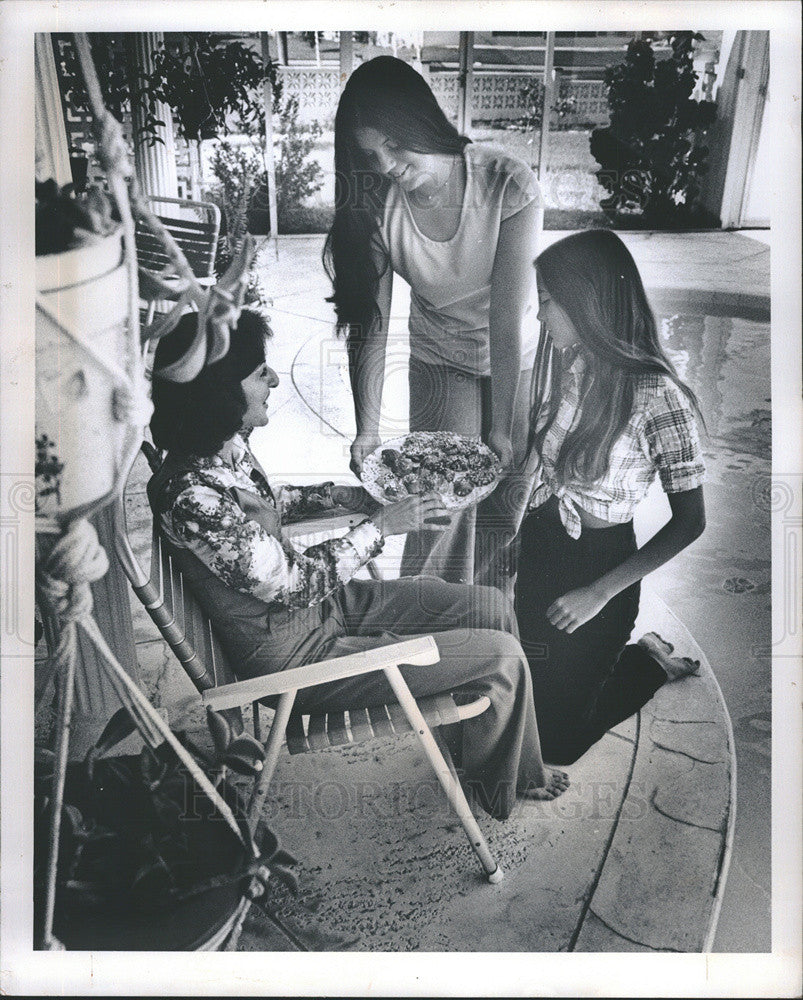 1976 Press Photo Italian-American Club has Swim Party - Historic Images