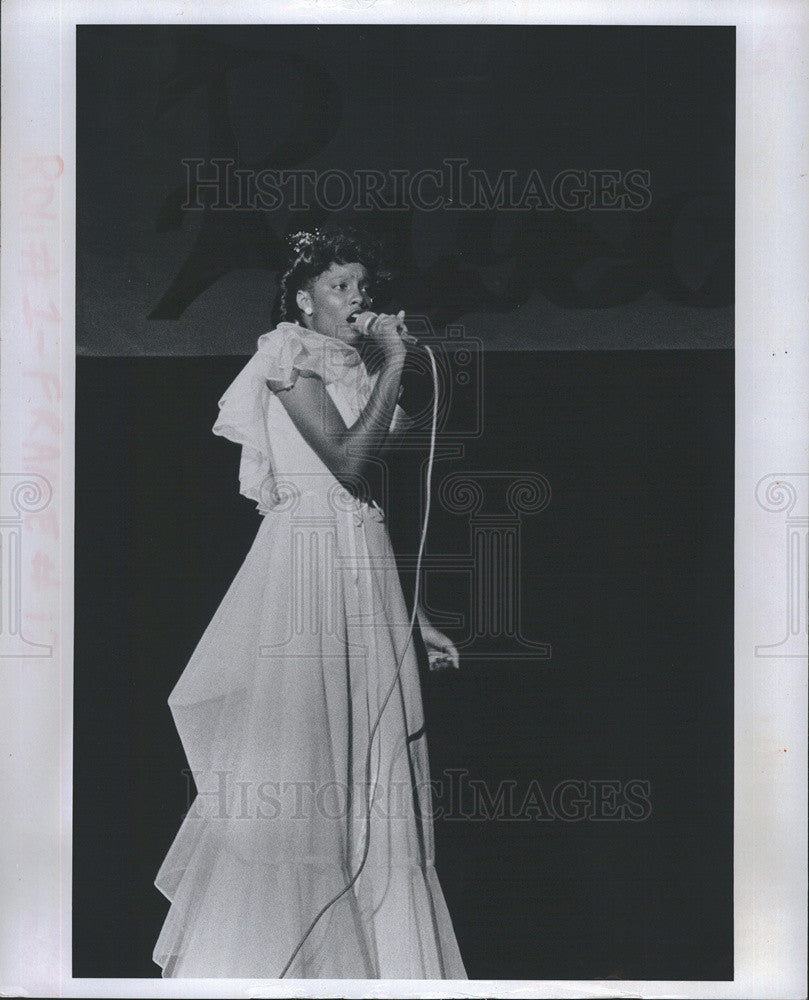 1983 Press Photo Paulette Diaz Crowned Miss Black St. Peterburg Pageant Contest - Historic Images