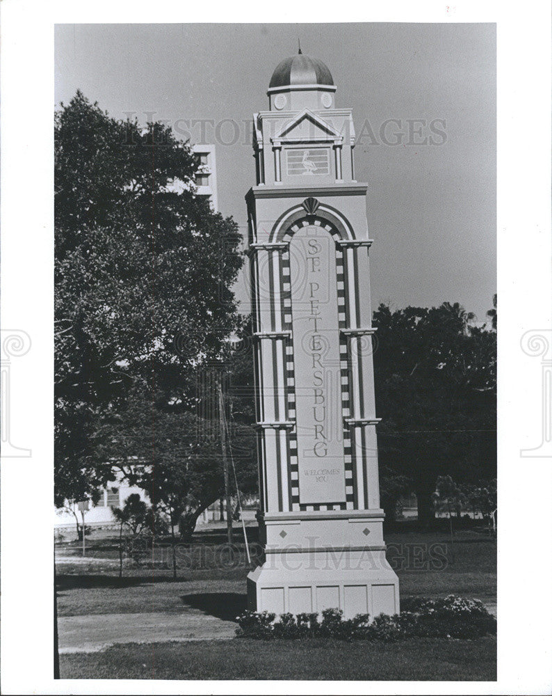 1991 Press Photo Monument St Petersburg - Historic Images