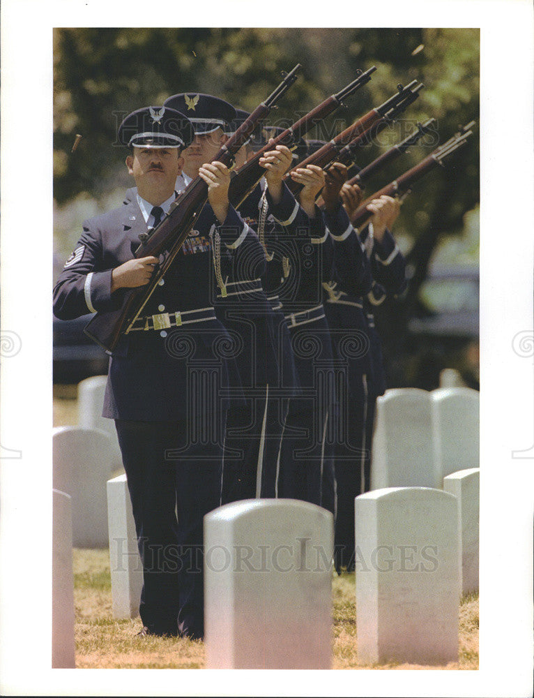 1996 Press Photo Funeral of Tech. Sgt. Patrick Fennig killed in Saudi Arabia - Historic Images