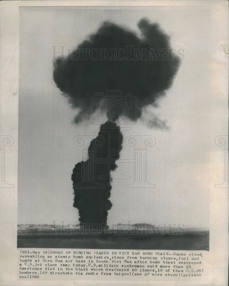 1965 Press Photo Smoke Billows From Destroyed US Warplane - Historic Images