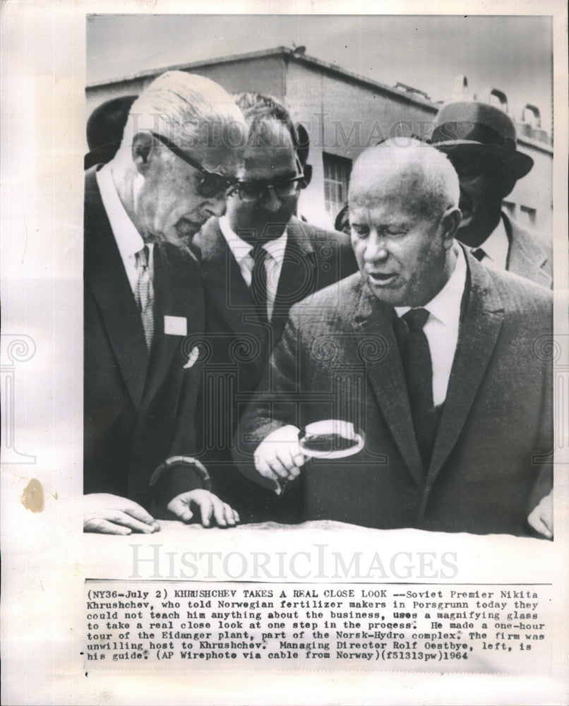 1964 Press Photo Soviet Premier Krushchev Tours Norwegian Fertilizer Plant - Historic Images