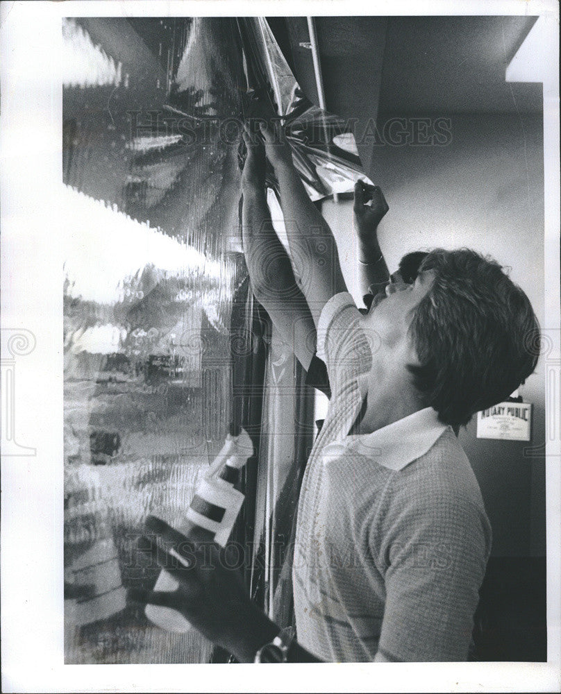 1979 Press Photo Reflective Window Film Installed in Pasadena City Hall - Historic Images