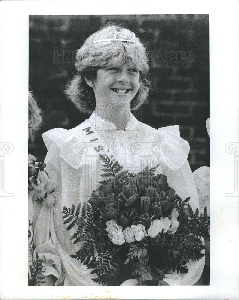 1976 Press Photo Angela DiMattia Crowned Miss Belleair Elementary - Historic Images