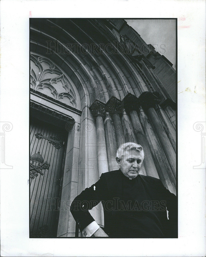 1980 Press Photo Basilica of The Immaculate Conception,Msgr James Rasbuy - Historic Images