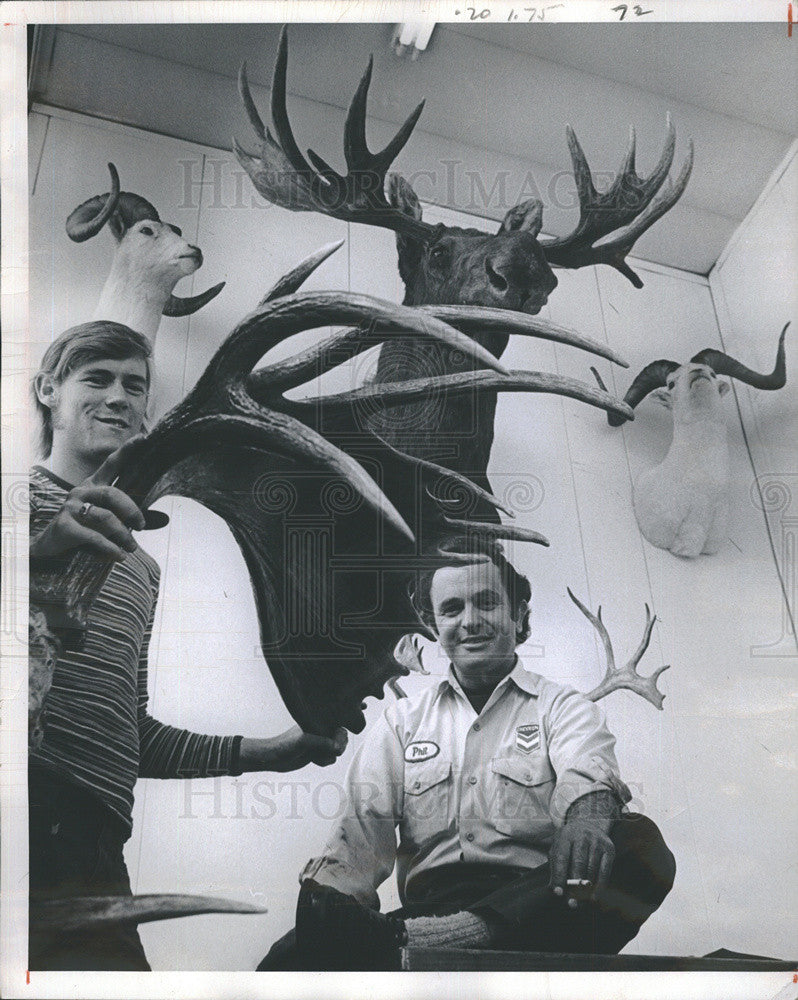 1971 Press Photo Trophy heads and horns from ALaska,Randy Burns & Phil Amer - Historic Images