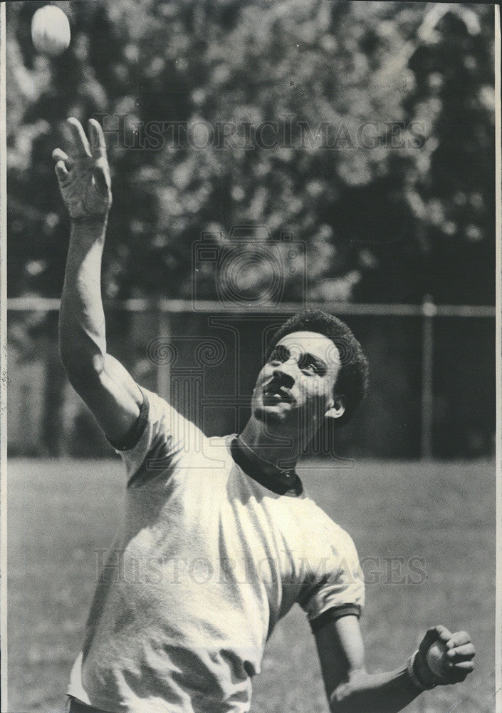 1979 Press Photo Mark Sammans throws softball at Special Olympics in NY - Historic Images
