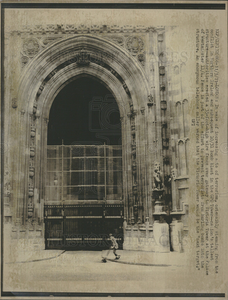 1971 Press Photo Wire fence to guard Norther Ireland&#39;s Victoria Tower - Historic Images