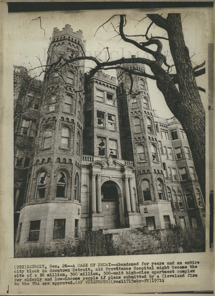 1971 Press Photo old Providence Hospital site high-rise apartment complex - Historic Images