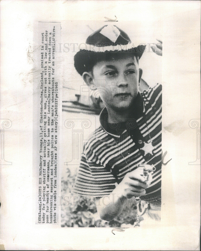 1965 Press Photo Barry Young played Sheriff and actually photoed a criminal - Historic Images