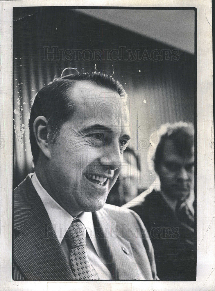 1979 Press Photo Senator Robert Dole Tours Chrysler Plan In Sterling Heights - Historic Images