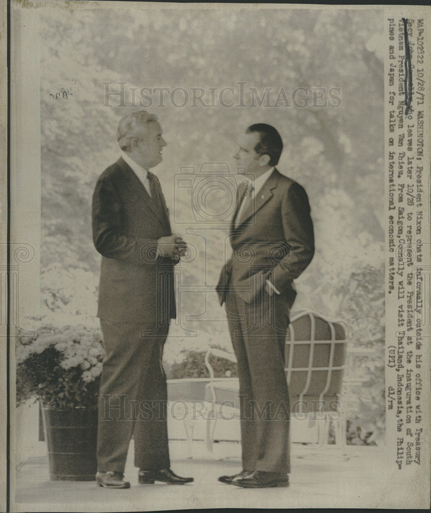 1971 Press Photo President Nixon Speaks With Treasury Secretary John Connally - Historic Images