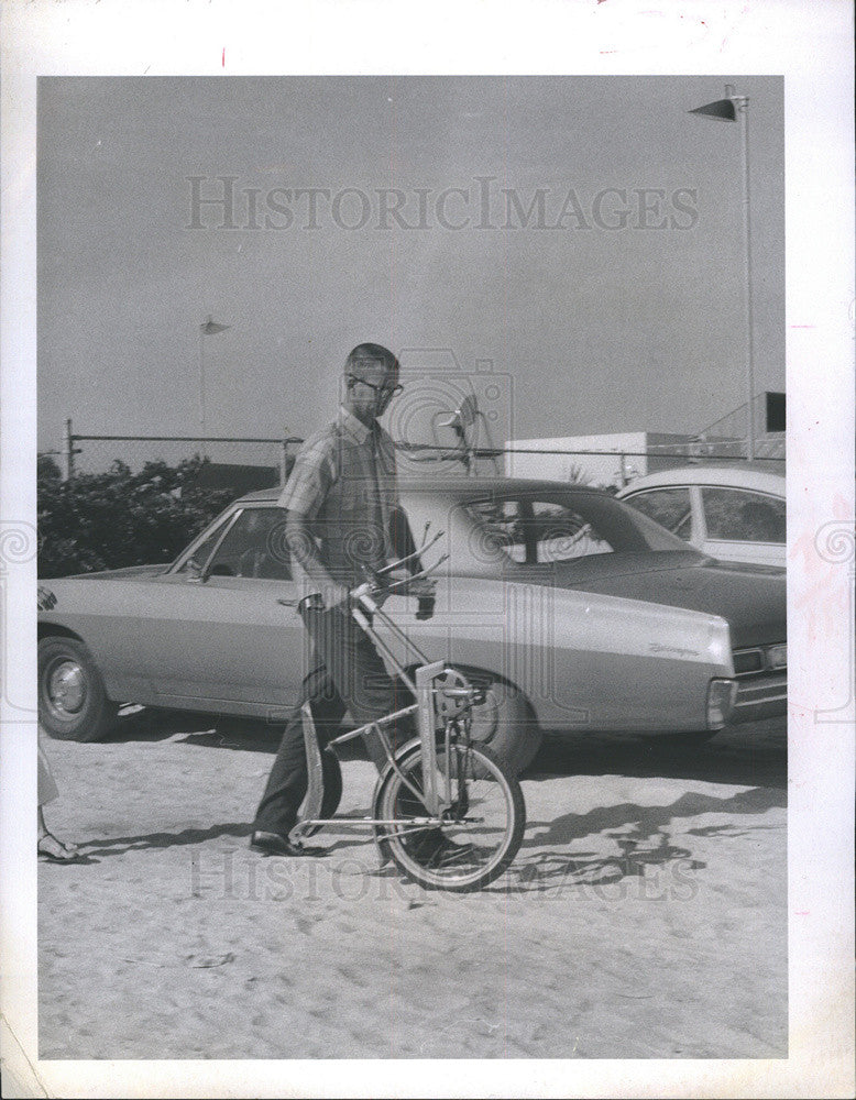 1969 Press Photo Unclaimed Items To Be Sold At Police Auction - Historic Images