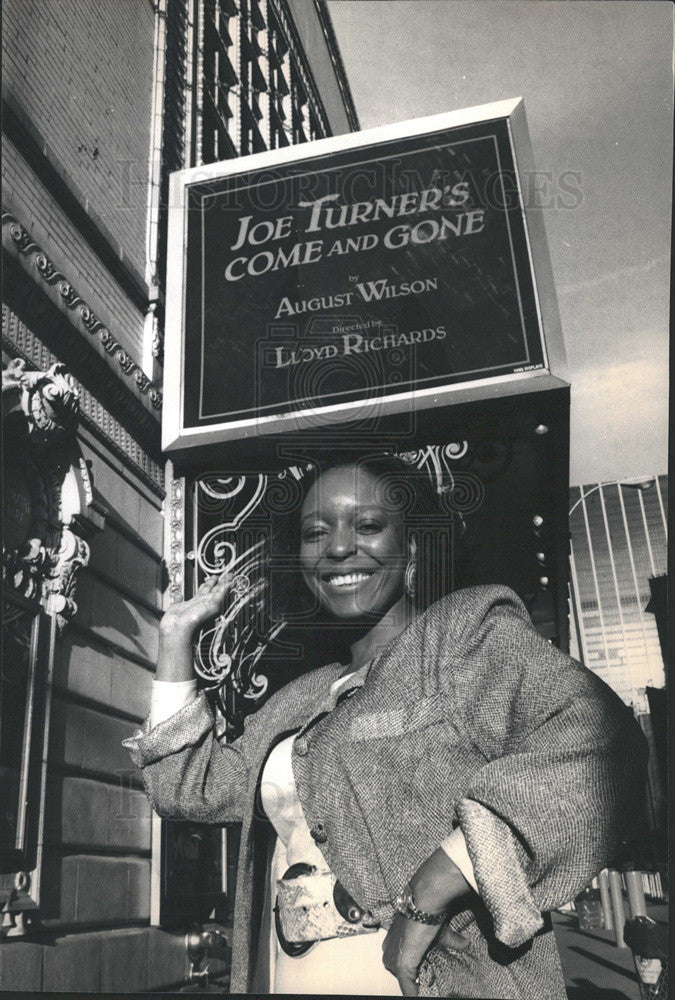 1988 Press Photo L. Scott Caldwell, A Star In &quot;Joe Turner&#39;s Come And Gone&quot; - Historic Images