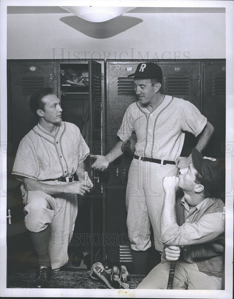 1956 Press Photo Frank Campanella Actor Jeff Harris Warren Stevens Man On Spikes - Historic Images