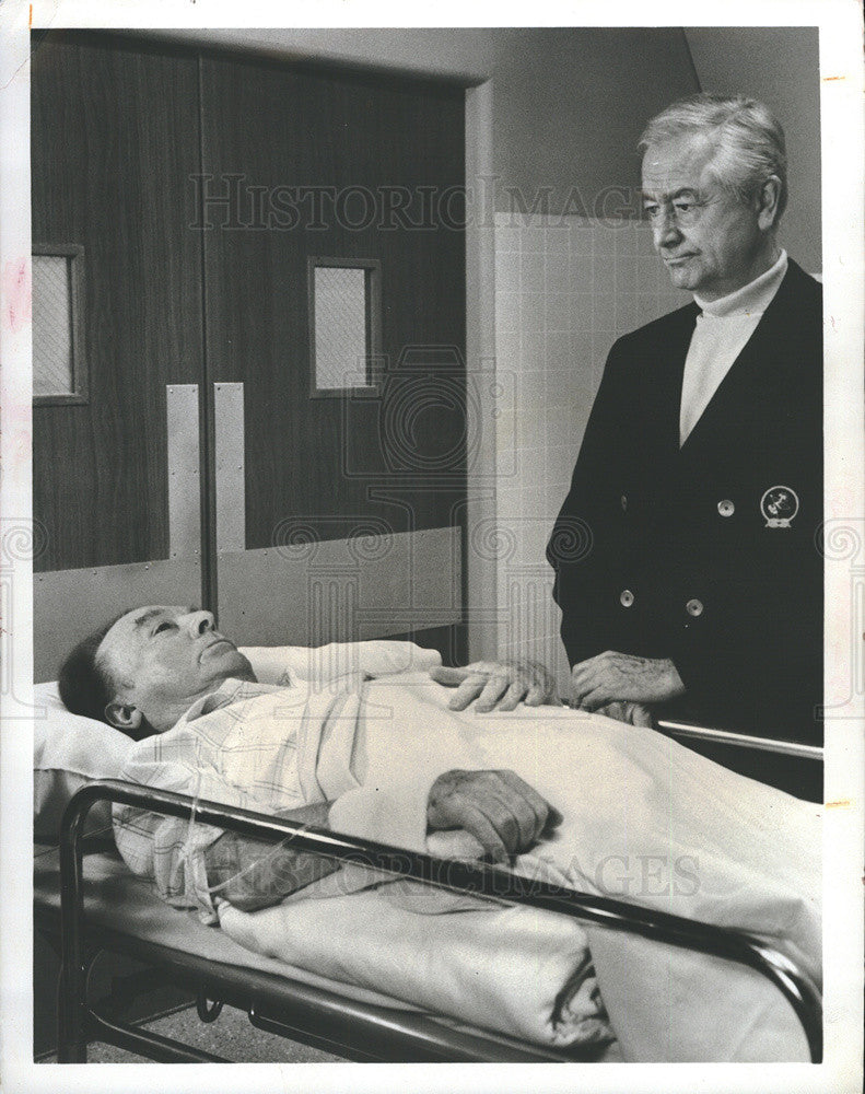 1972 Press Photo Jack Haley Actor Robert Young Marcus Welby MD Television Series - Historic Images