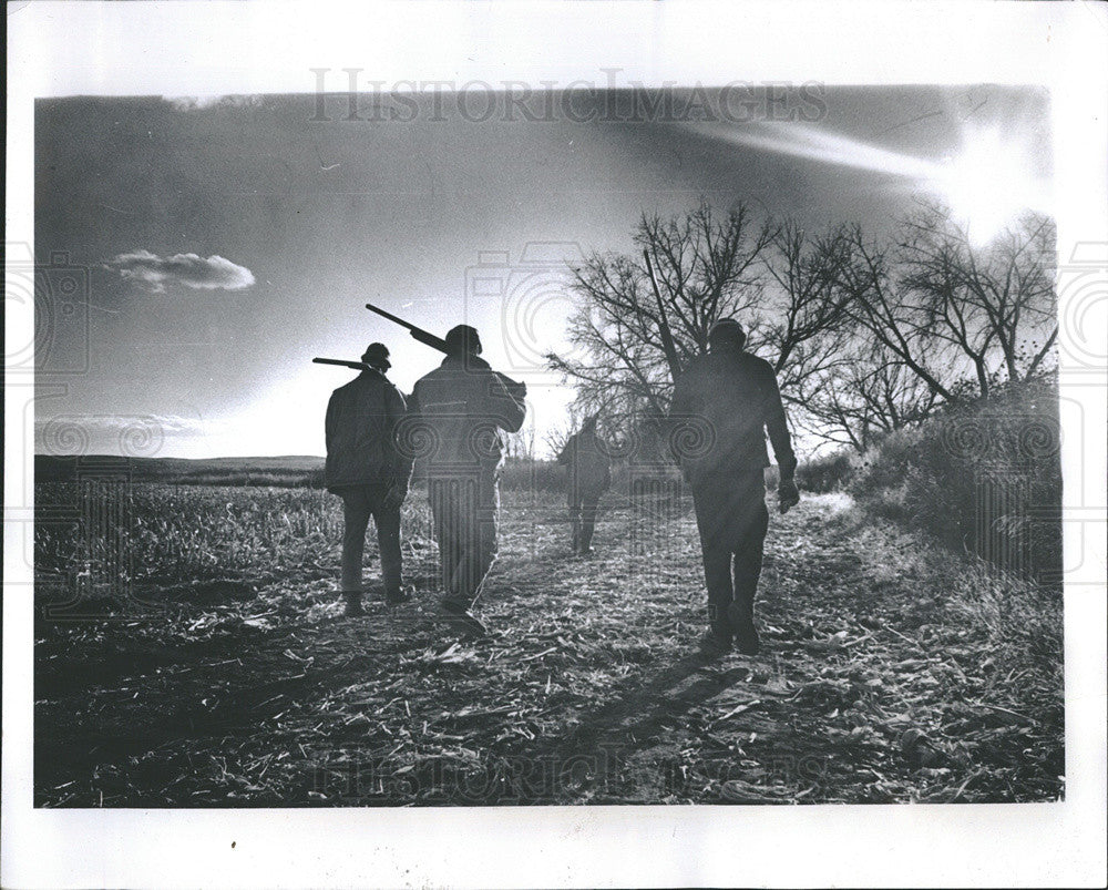 1979 Press Photo South Platte Quail Hunters Homeward Bound as Sun Sets - Historic Images