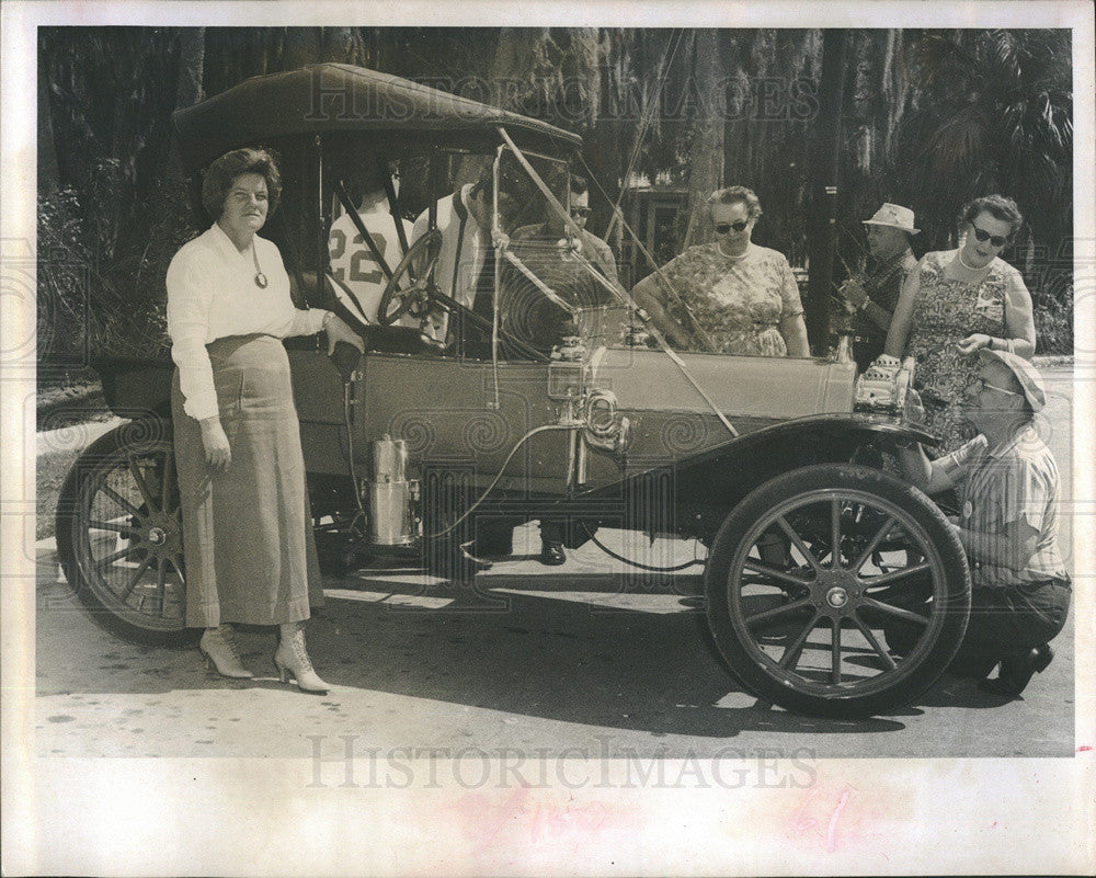 1966 Press Photo 1911 Hupmobile arrives for the auto show in Tarpon Springs, Fl. - Historic Images