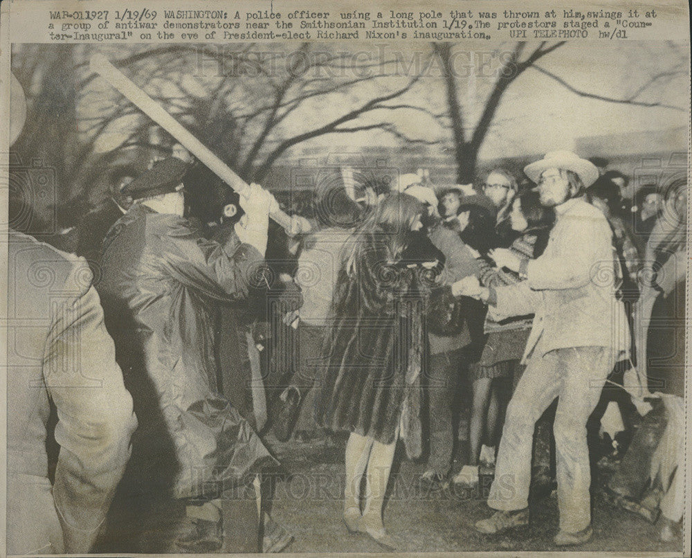 1969 Press Photo Anti War Demonstration Near Smithsonian - Historic Images