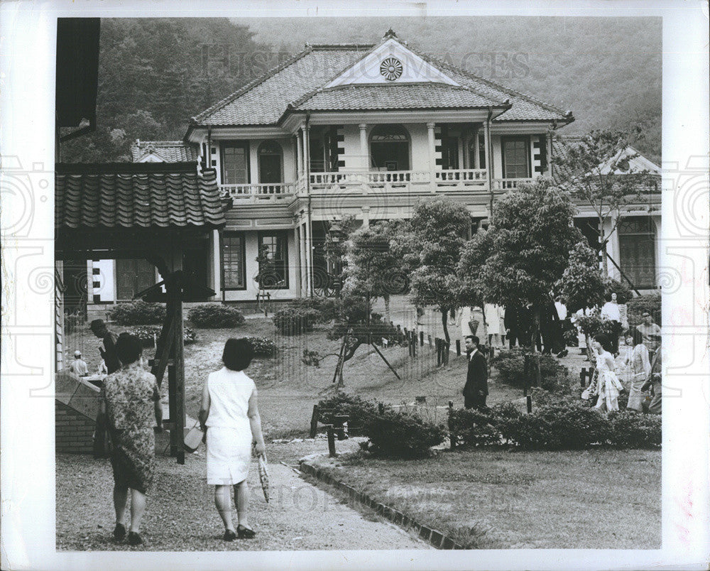 Press Photo People walking in Japanese Garden - Historic Images