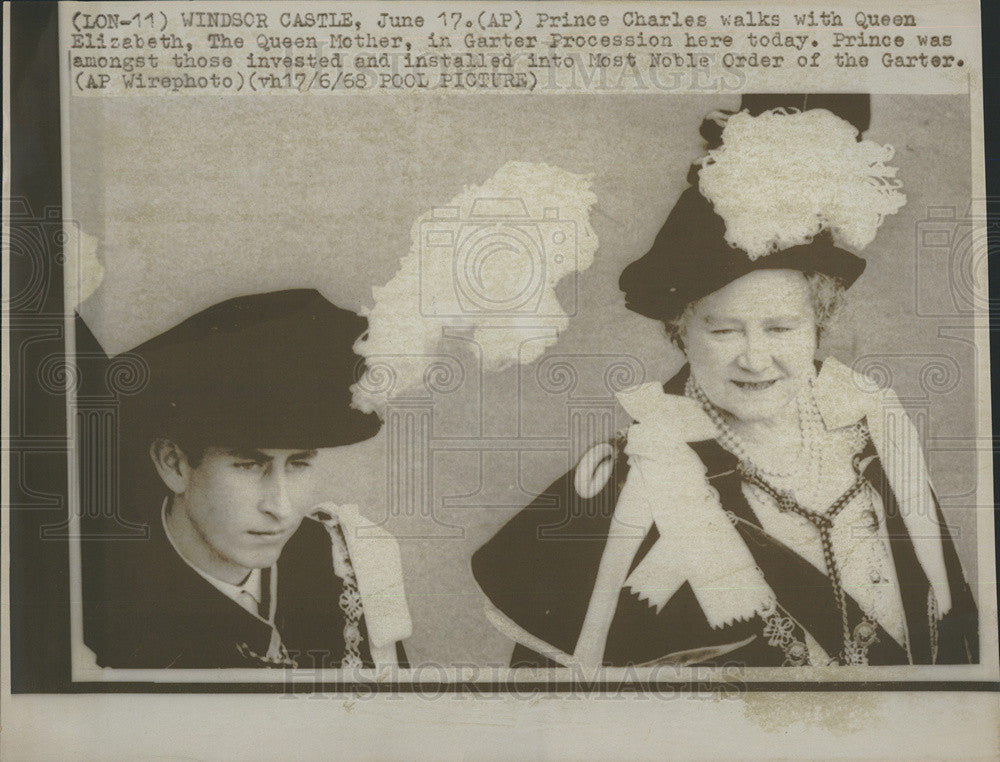 1968 Press Photo Prince Charles and the Queen Mother - Historic Images