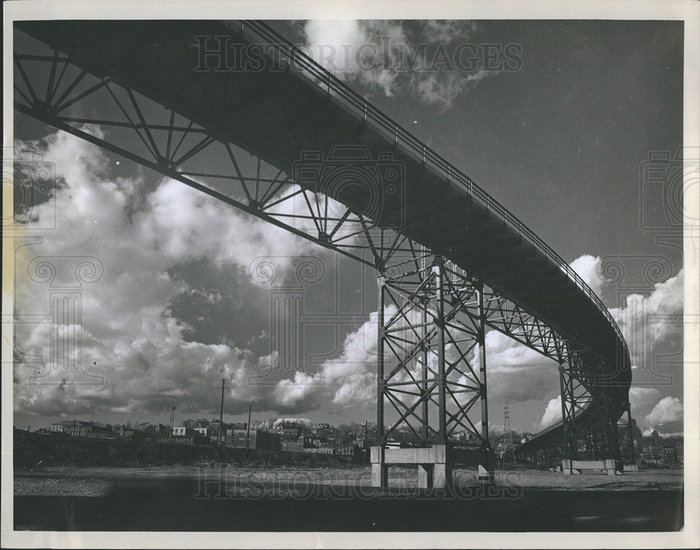 Press Photo Clark bridge over the Mississippi river - Historic Images