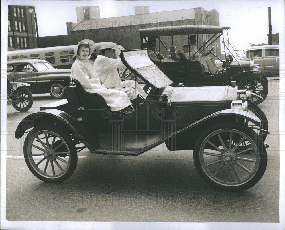 1956 Press Photo Participant of the Old Car Parade - Historic Images