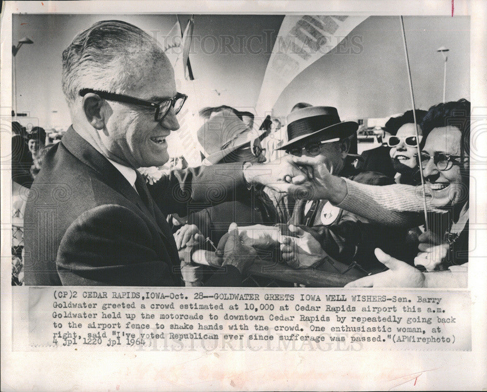 1964 Press Photo Senator Barry Goldwater Cedar Rapids Airport - Historic Images