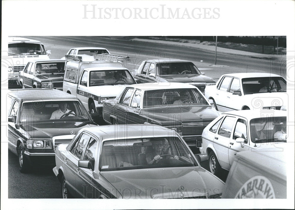 1986 Press Photo Increased Seat Belt Use After New Law For Auto Safety - Historic Images