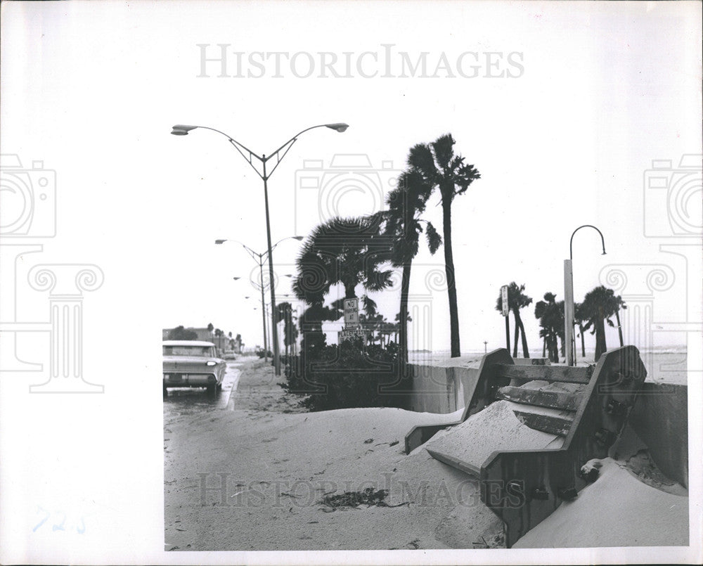 1964 Press Photo Hurrican Dora - Historic Images