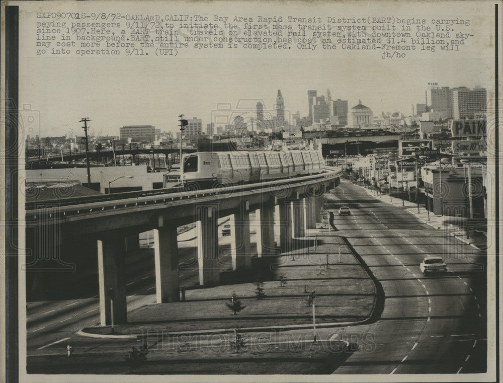 1972 Press Photo Bay Area Rapid Transit District passengers mass transit elevate - Historic Images