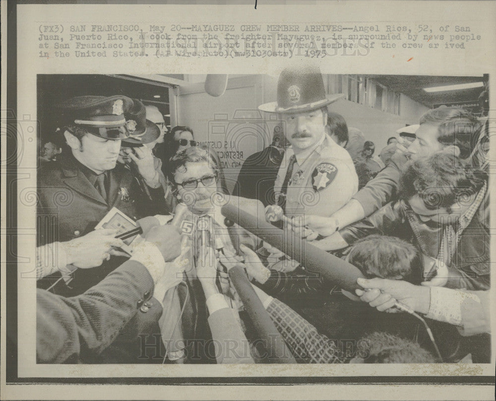 1975 Press Photo Mayaguez Crew Member Arrives in San Francisco - Historic Images