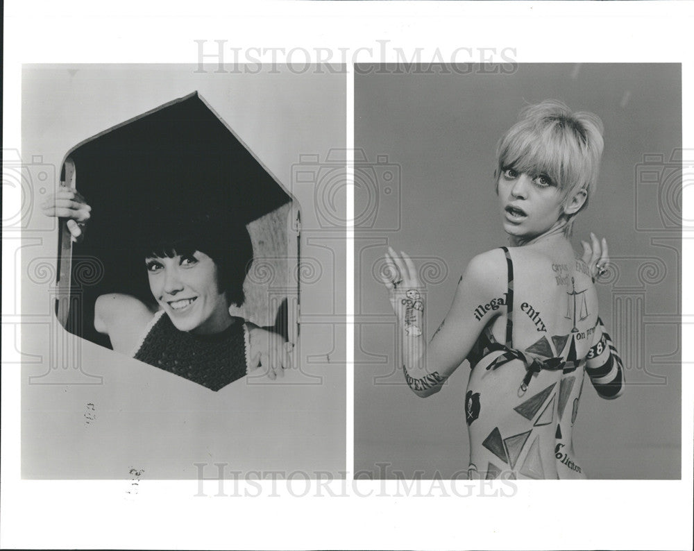 1993 Press Photo Lily Tomlin (L) &amp; Goldie Hawn (R) Appearing on Laugh-In&#39;s 25th - Historic Images