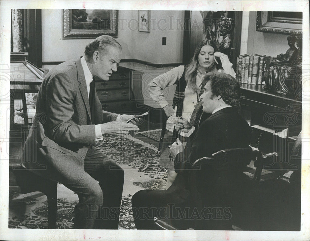 1971 Press Photo Patty Duke Andrew Duggan Ted Bessell Actors Two On A Bench - Historic Images