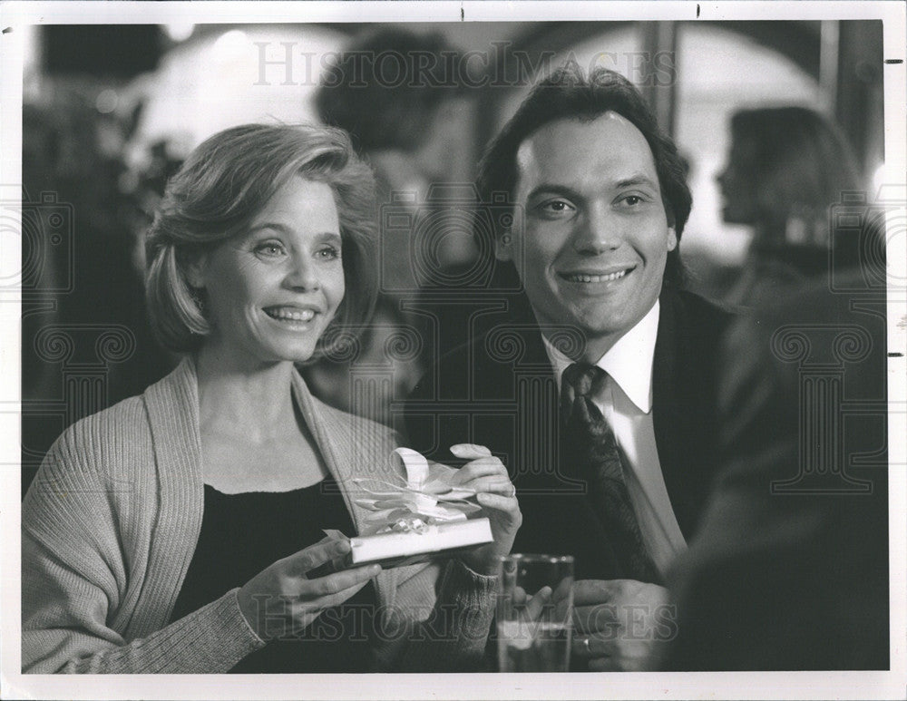 1991 Press Photo Jimmy Smits and Susan Dey in episode of &quot;L.A. Law&quot; - Historic Images