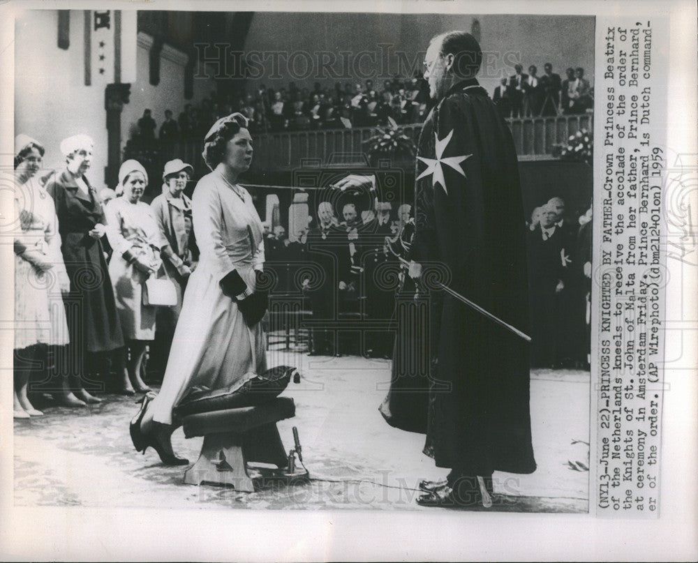 1959 Press Photo Crown Princess Beatrix of Holland Knighted by Prince Bernhard